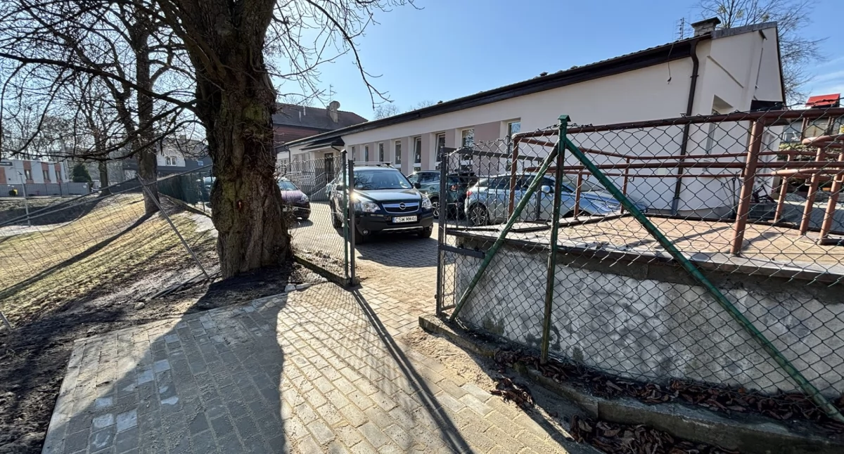 Komunikaty, przedszkola prowadzi wejście kierowców - zdjęcie, fotografia