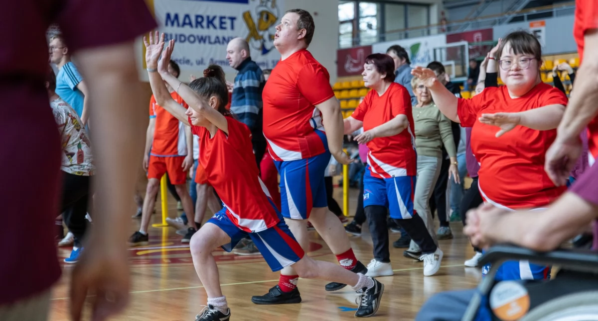 Na fotografii uczestnicy akcji Sprawni-Niepełnosprawni w Świeciu fot. Rafał Skoczylas