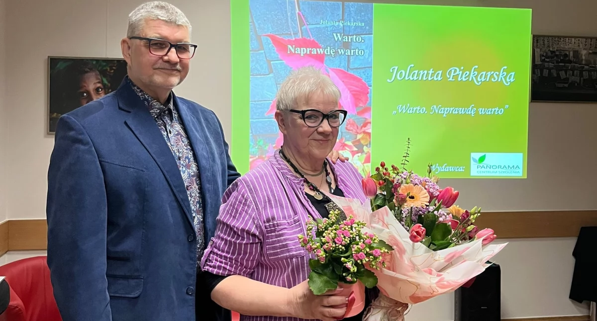 Książki, pisanie i literatura, Jolanta Piekarska odwiedzi kolejną gminę „Warto Naprawdę warto” - zdjęcie, fotografia