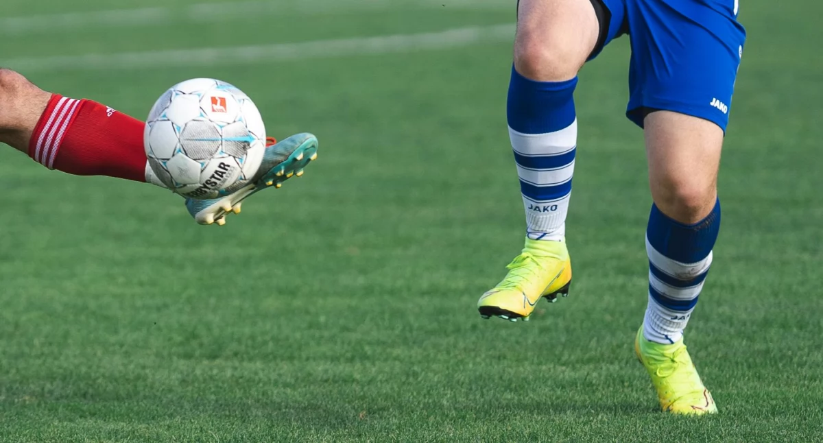 Piłka nożna, ligowa drużyna wycofana rozgrywek komunikat - zdjęcie, fotografia