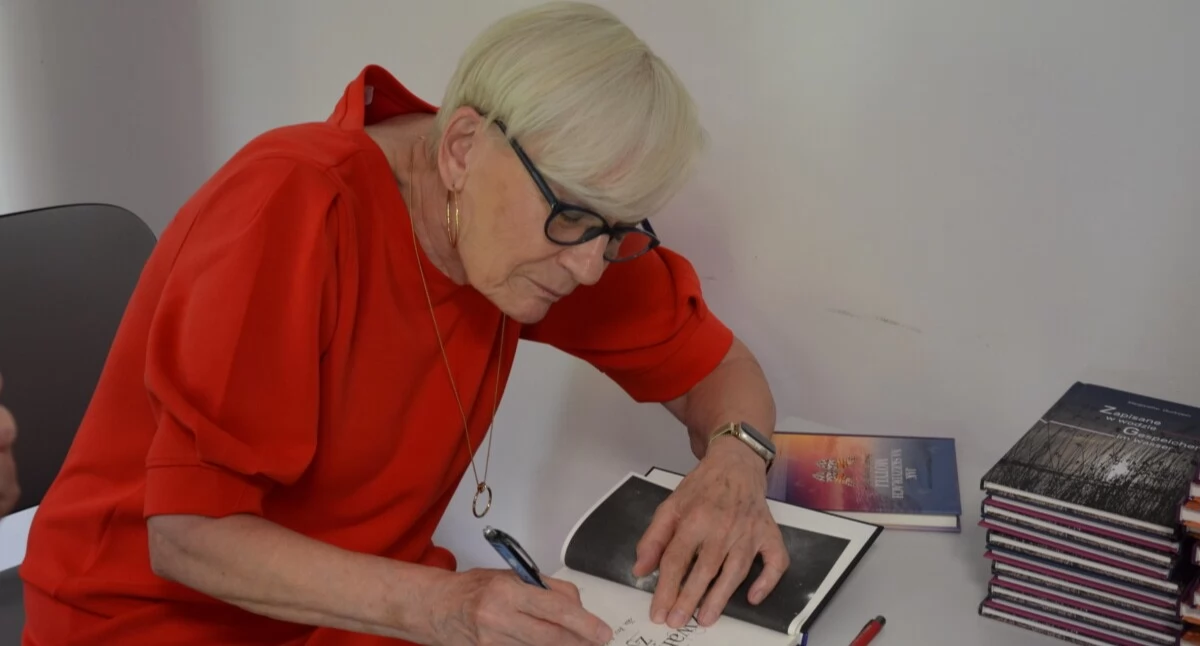 Książki, pisanie i literatura, Poetka Margarethe Duckstein pochodzi Świecia Przyjedzie rodzimego miasta promować swoją książkę - zdjęcie, fotografia