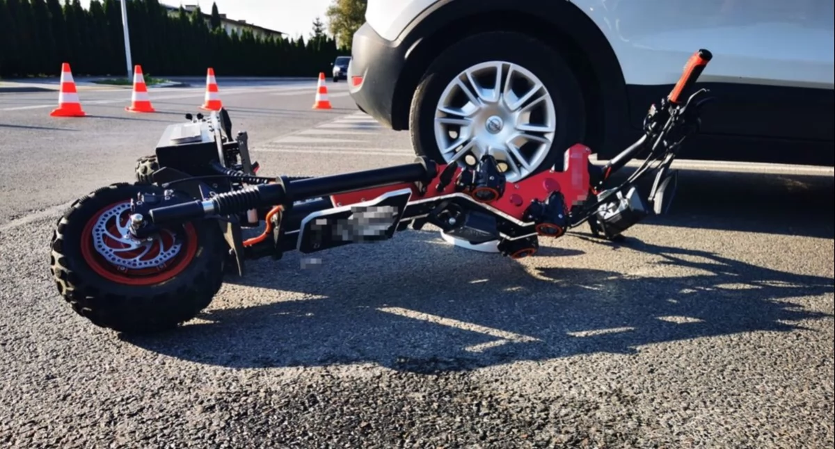 Akcja policji, Zmieniły przepisy dotyczące hulajnóg elektrycznych Warto wiedzieć - zdjęcie, fotografia