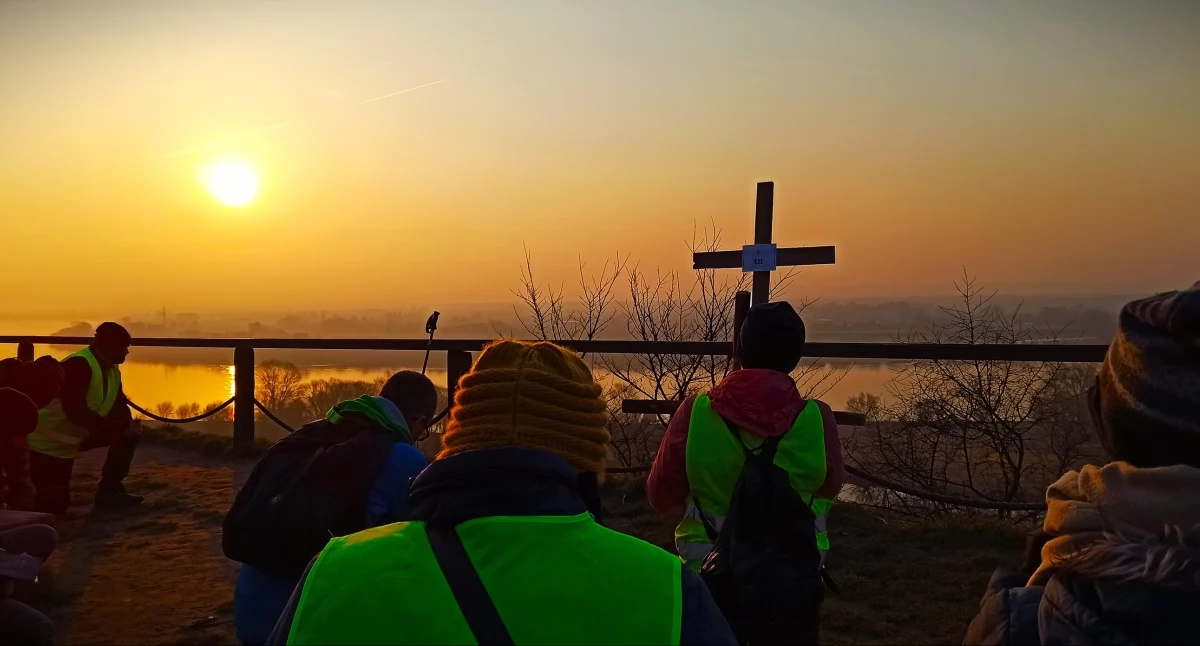 Uroczystości, święta i obchody, Ekstremalna Droga Krzyżowa wytrwałych Przejdą - zdjęcie, fotografia
