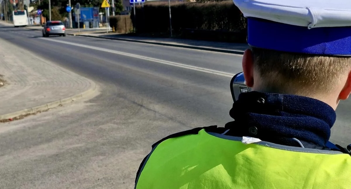 Piraci drogowi, dopiero zatrzymane prawo jazdy Policjanci bezlitośni piratów drogowych - zdjęcie, fotografia