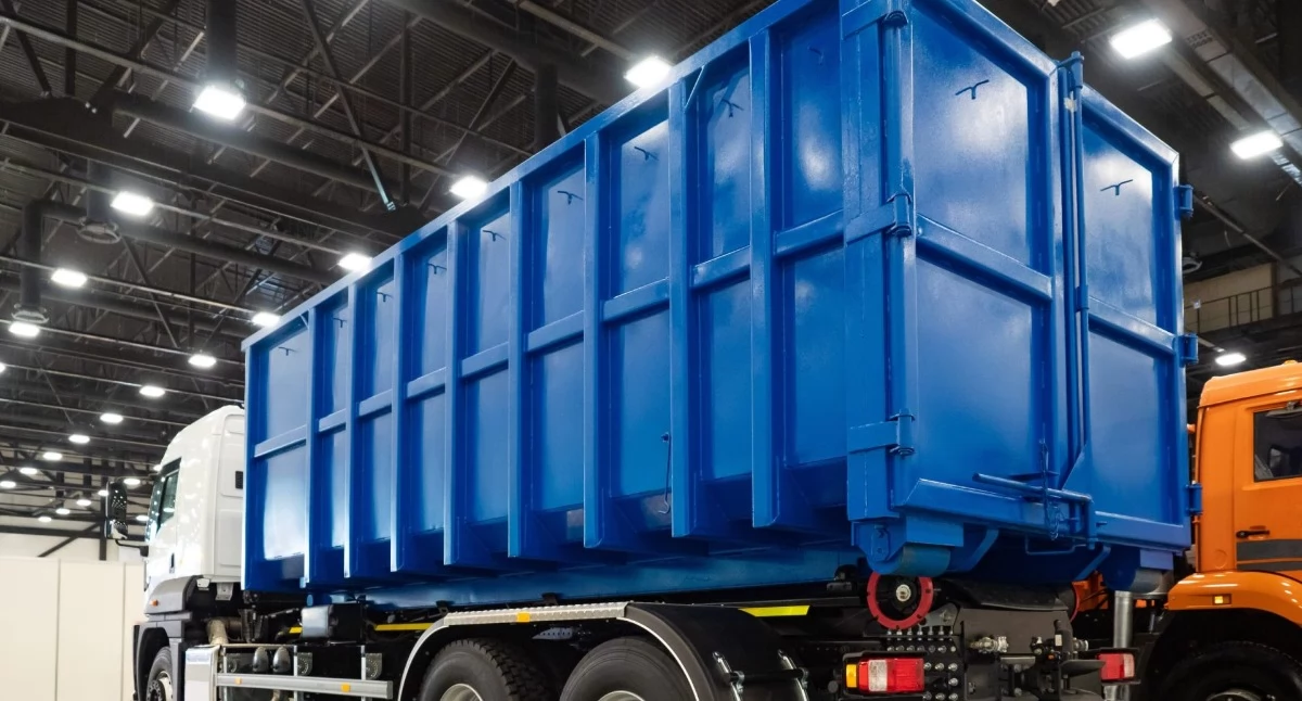 Prąd, woda, ogrzewanie, śmieci i opłaty, Tutaj oddasz tekstylia odpady problemowe Przyjedzie samochód - zdjęcie, fotografia