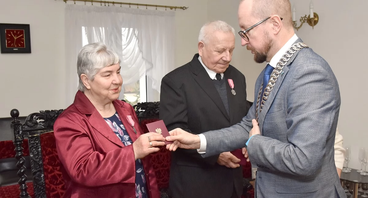 Jubileusz, Teresa Edward Steinke świętowali wyjątkowy jubileusz Przez wspólne stworzyli piękną rodzinę - zdjęcie, fotografia
