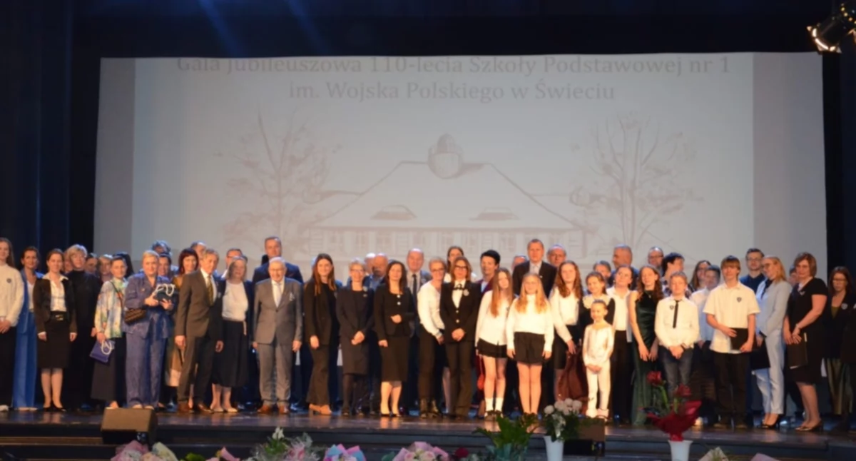 Edukacja, świętowała świecka „jedynka” Szkoła obchodziła jubileusz lecia - zdjęcie, fotografia