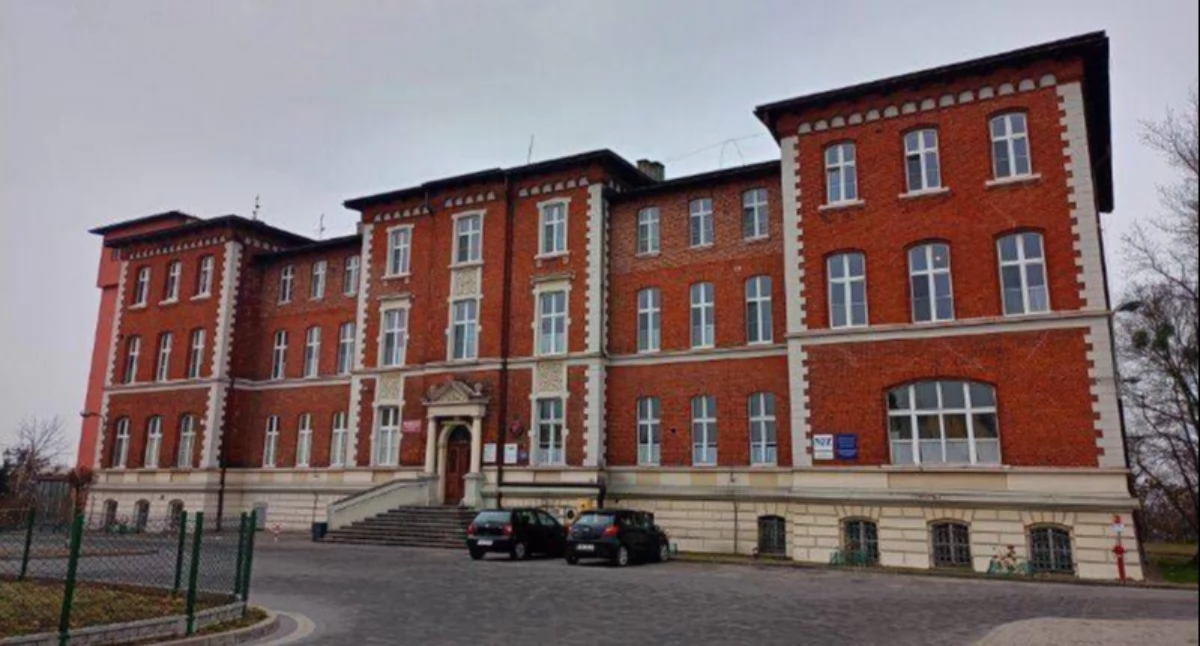 Zdrowie, Budynek starym szpitalu Świeciu nowego właściciela Wiadomo sprzedano obiekt - zdjęcie, fotografia