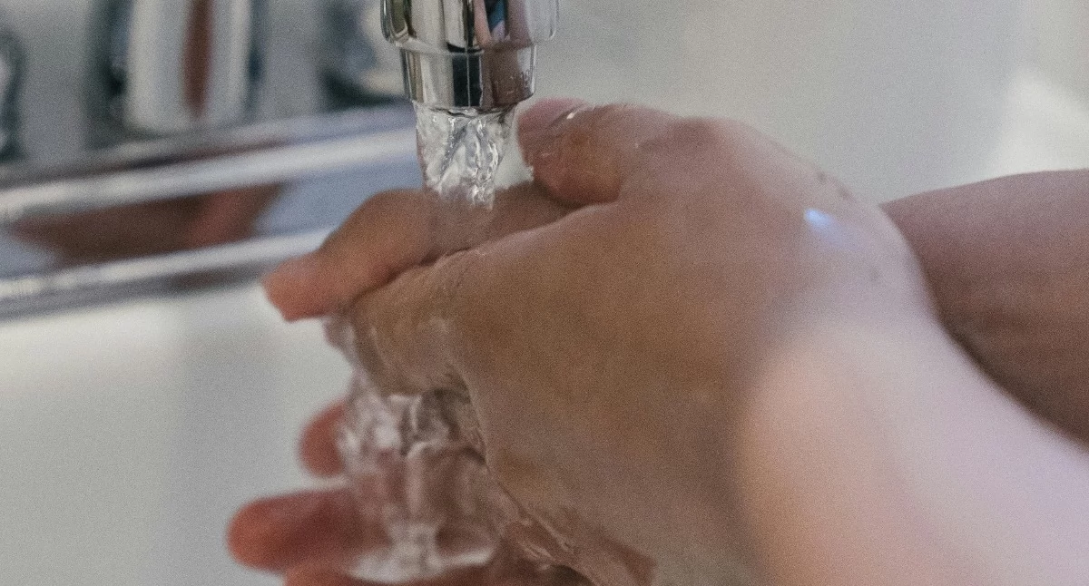 Prąd, woda, ogrzewanie, śmieci i opłaty, Kolejna awaria sieci wodociągowej Nowem Tutaj - zdjęcie, fotografia