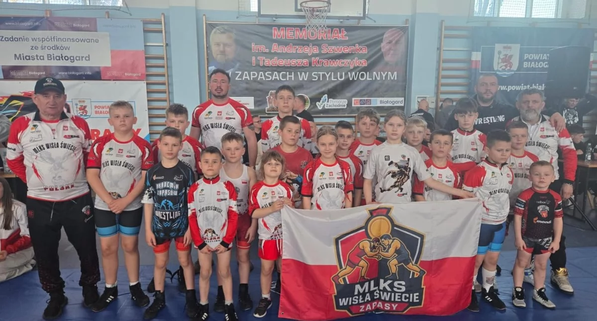 Zapasy, Znakomity występ Anbud Wisła Świecie podczas zawodów Białogardzie Worek medali! - zdjęcie, fotografia