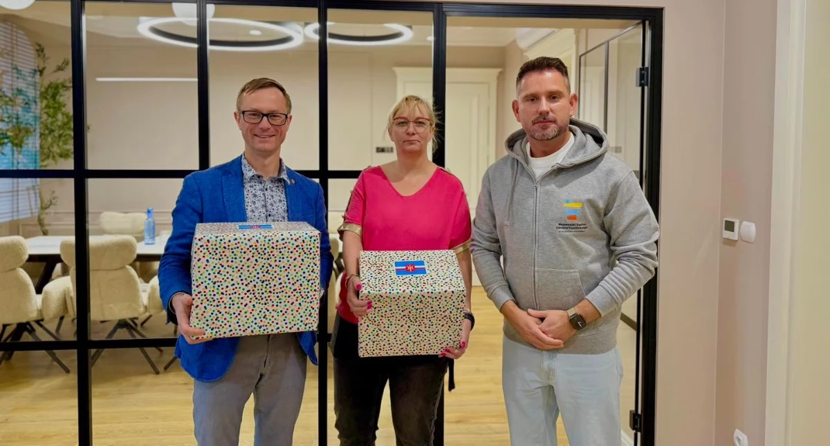 Zdrowie, Urząd Miejski Świeciu Poczta Polska darami podopiecznych szpitala „Dziękujemy ciepły gest” - zdjęcie, fotografia