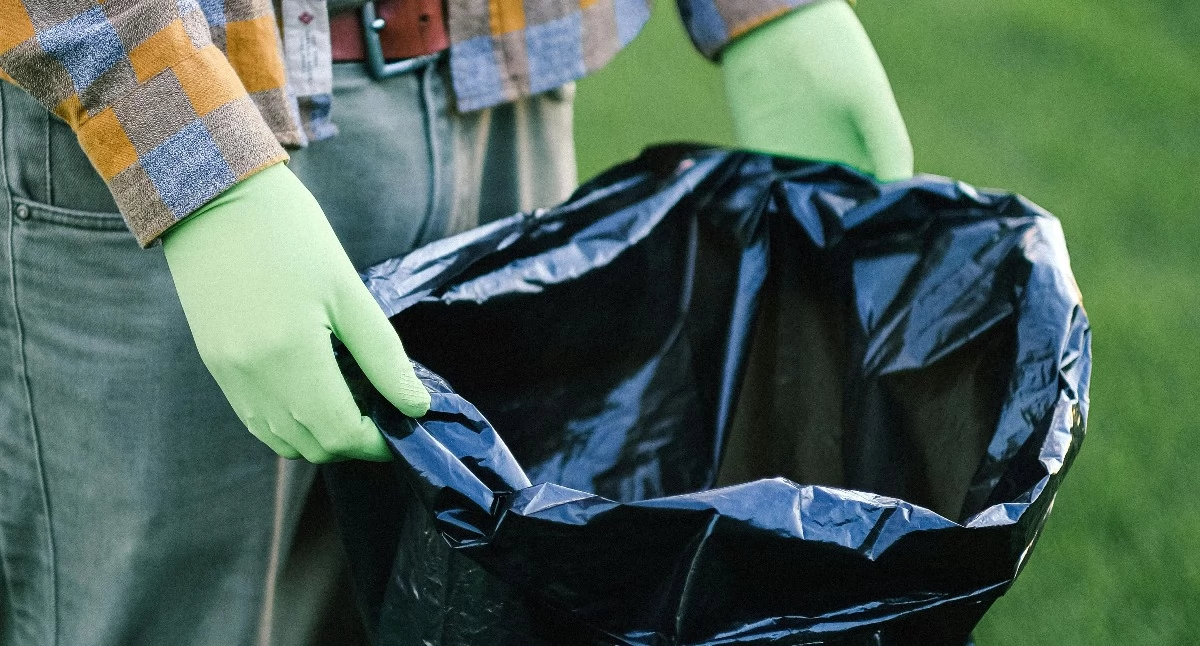 Czas wolny, wiosenne porządki Mieszkańcy organizują akcję sprzątania - zdjęcie, fotografia