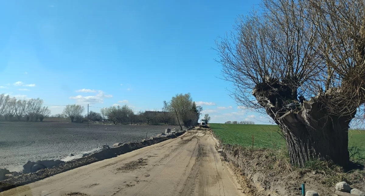 Inwestycje, budowa drogi Cieleszyn–Suponin koszt zadania - zdjęcie, fotografia