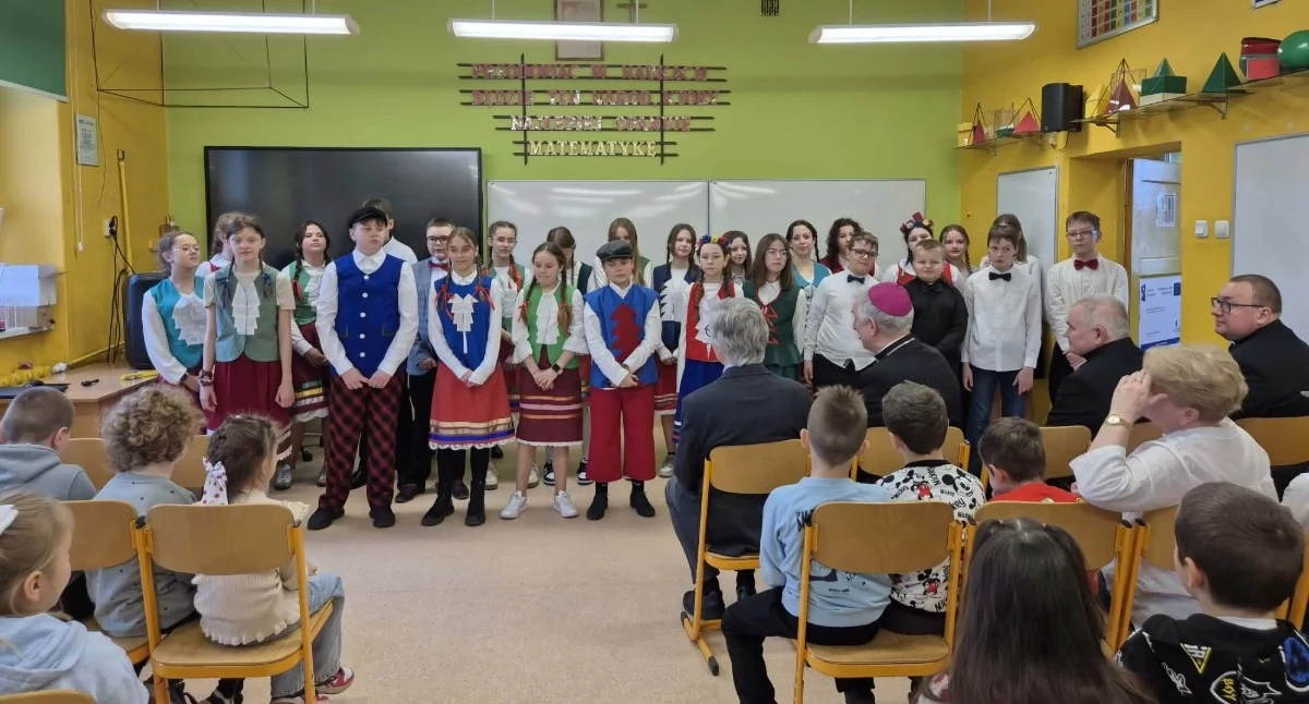 Inwestycje, Termomodernizacja budynku przedszkola Jeżewie Znamy oferty kolejnym przetargu - zdjęcie, fotografia