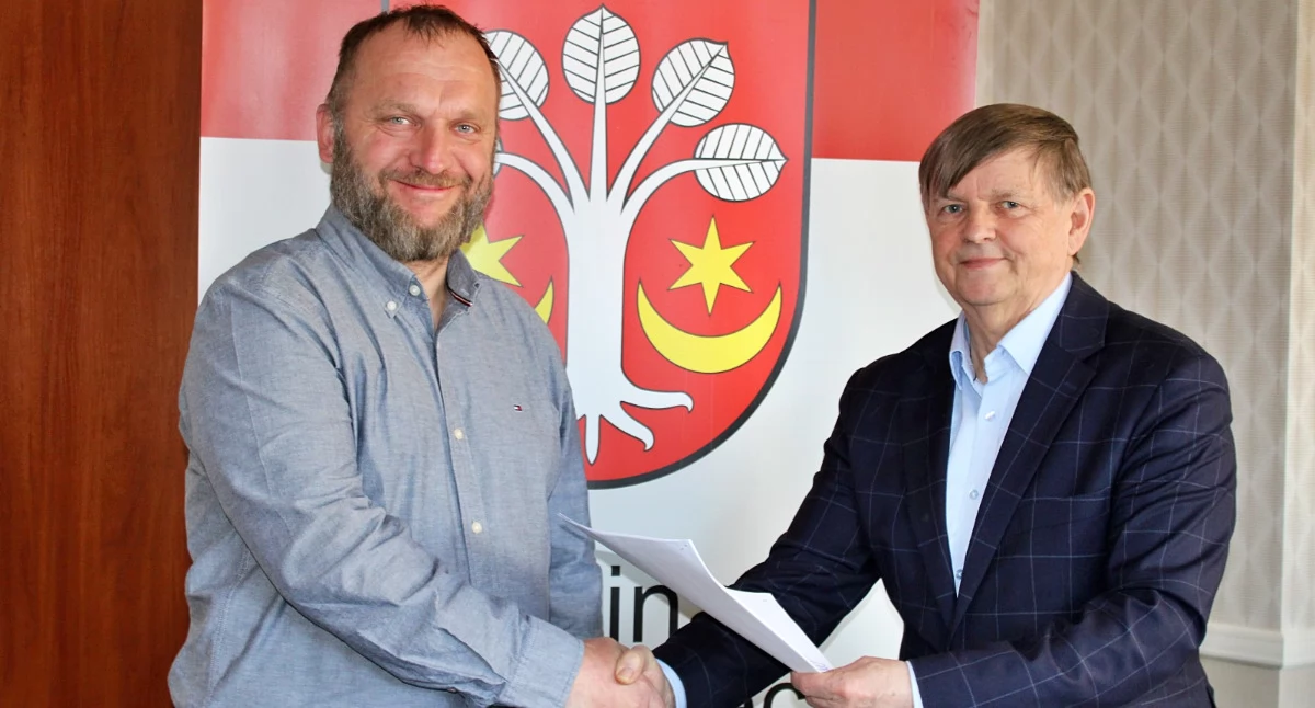 Inwestycje, Umowa podpisana będzie kolejna asfaltowa droga gminie Bukowiec - zdjęcie, fotografia