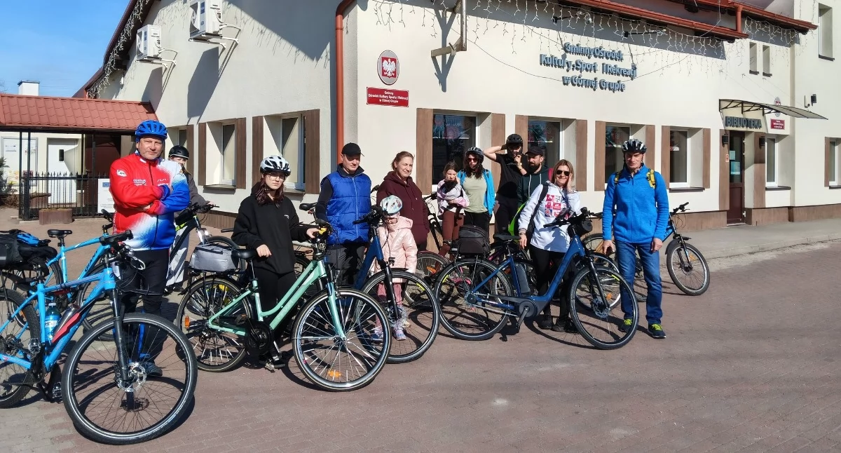 Spotkania historyczne, Przejechali śladami dziedzictwa olędrów ramach ESKAPADY - zdjęcie, fotografia