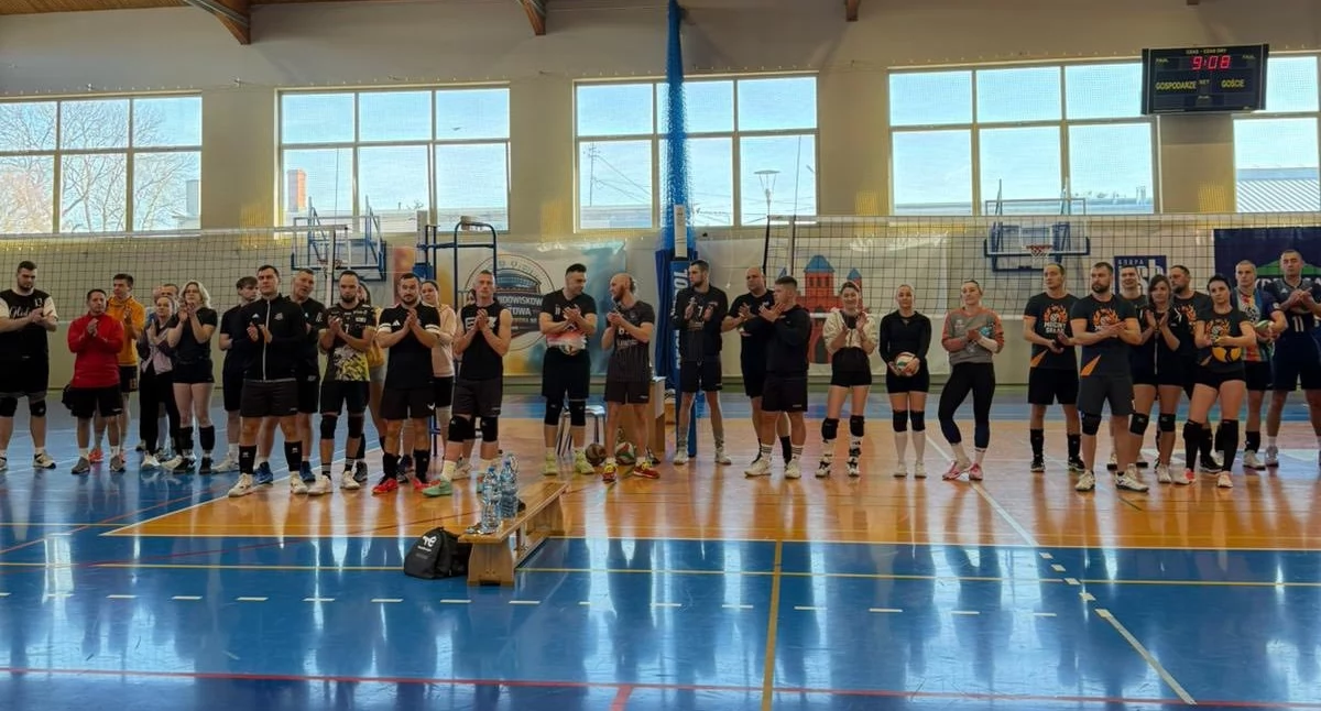 Pomoc potrzebna, Zagrali turniej charytatywny Zakupione zostanie bardzo potrzebne urządzenie - zdjęcie, fotografia