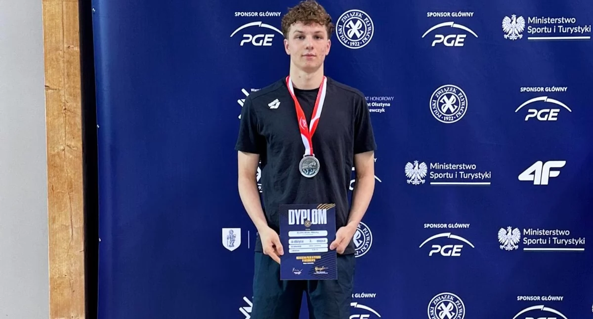 Pozostałe sporty, Historyczny sukces świeckiego sportu Mikołaj Klonowski medalistą Mistrzostw Polski pływaniu - zdjęcie, fotografia