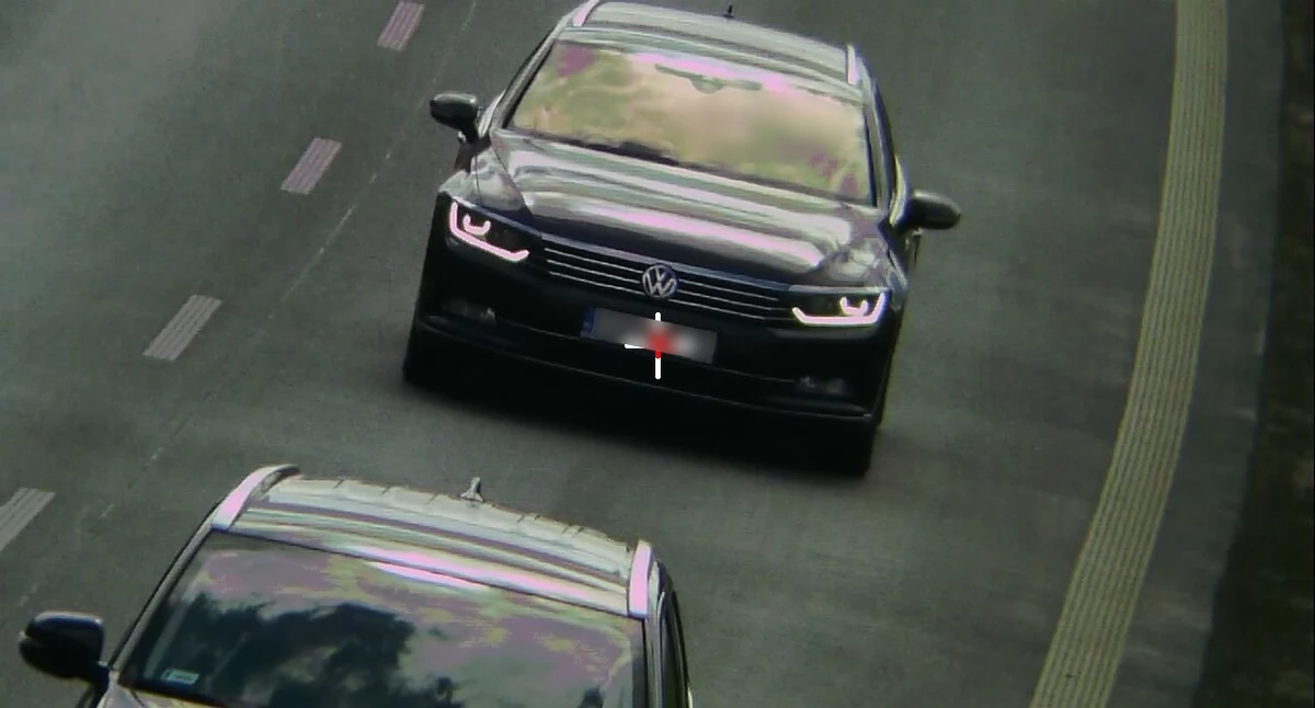 Piraci drogowi, Mierzyli odległości pomiędzy pojazdami Posypały mandaty - zdjęcie, fotografia