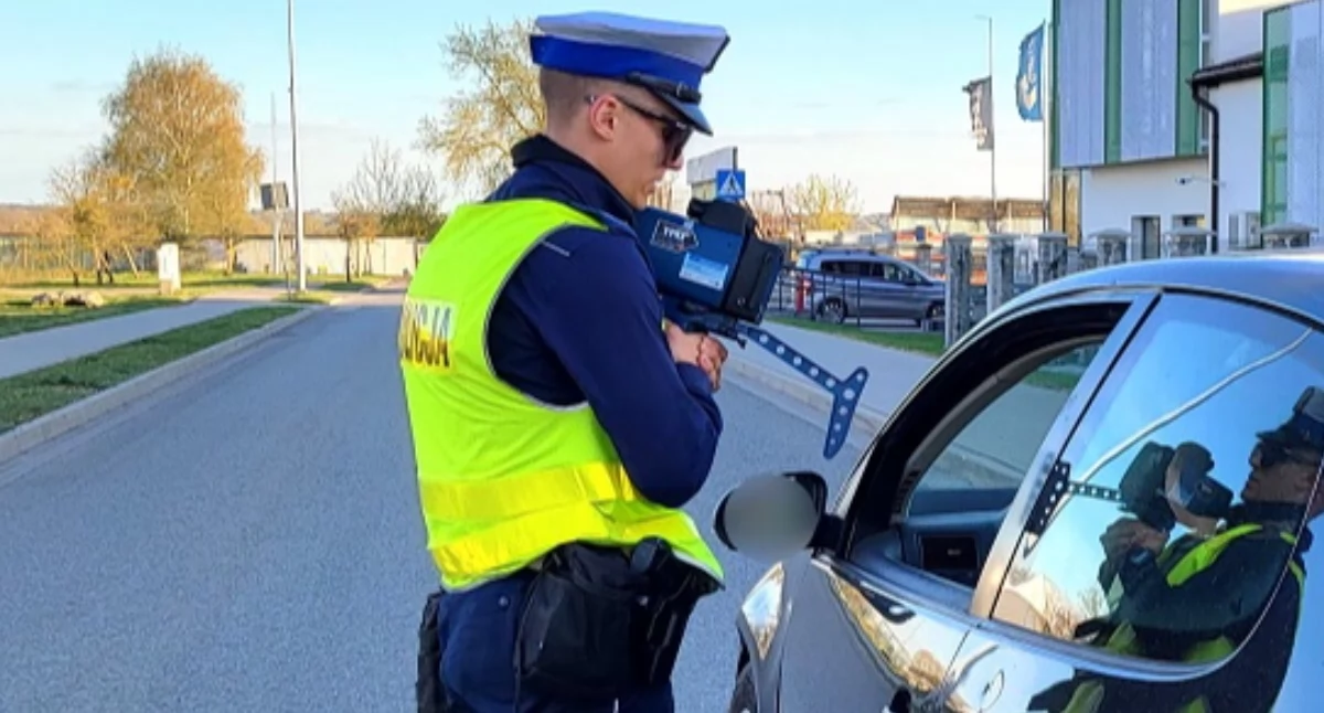 Akcja policji, Mieszkańcy popierają wzmożone działania policji drogach powiatu Wyniki sondy - zdjęcie, fotografia