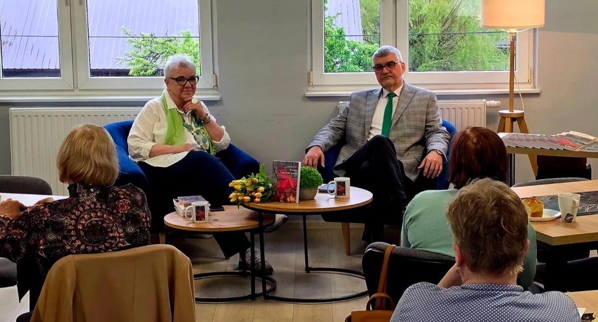 Książki, pisanie i literatura, Spotkanie autorskie Jolantą Piekarską Świeciu dzisiaj Zaprasza „Stokrotka” - zdjęcie, fotografia