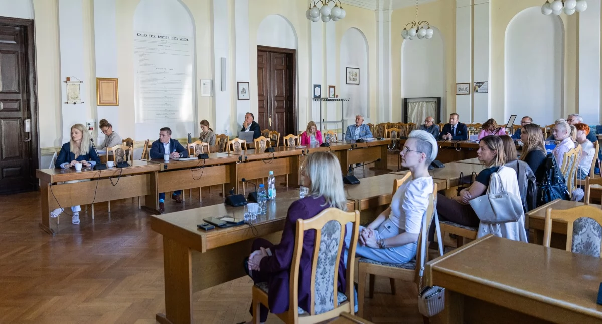 Biznes, Urzędzie Miejskim spotkali przedsiębiorcy lokalne firmy rozwijają - zdjęcie, fotografia