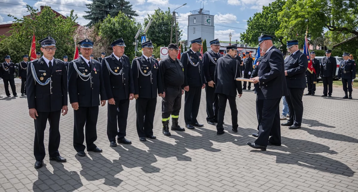 Uroczystości, święta i obchody, lecie Gruczno Zasłużeni strażacy zostali docenieni - zdjęcie, fotografia