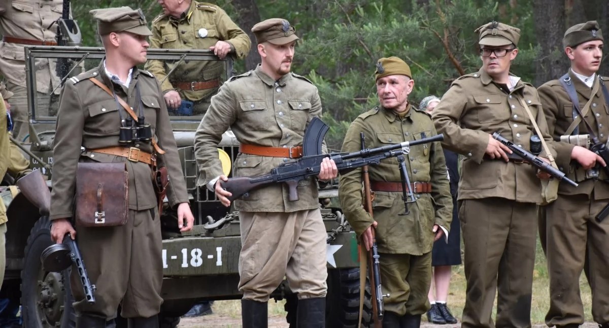 Spotkania historyczne, była wyjątkowa sobota gminie Warlubie Podniosłe uroczystości inscenizacja historyczna [ZDJĘCIA] - zdjęcie, fotografia