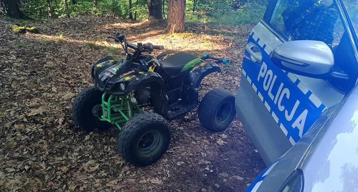 Piraci drogowi, latek jadący quadem uciekał przed policją Popełnił szereg przewinień - zdjęcie, fotografia