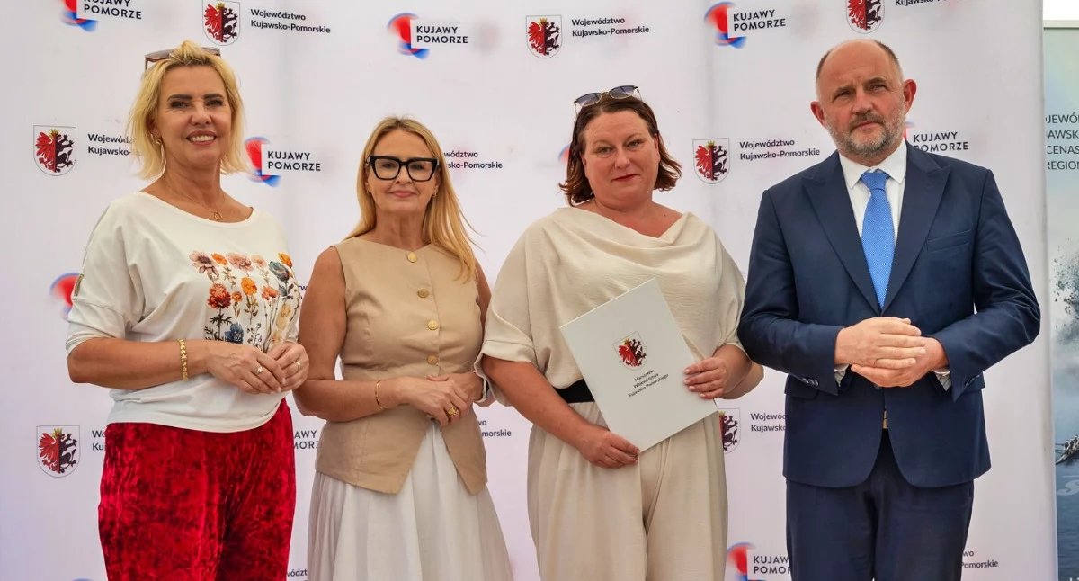 Inwestycje, ogrodzenie boiska piłkarskiego Przysiersku Gmina Bukowiec pozyskała dofinansowanie - zdjęcie, fotografia
