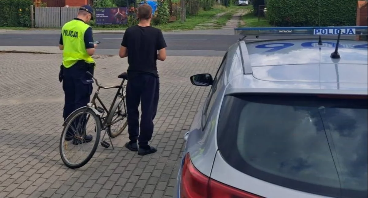 Akcja policji, Policjanci zatrzymywali rowerzystów użytkowników hulajnóg Ujawniono wykroczenia - zdjęcie, fotografia