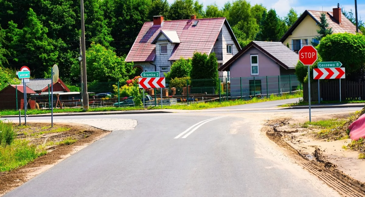 Inwestycje, Remont drogi Bukowcu zakończony wspólne przedsięwzięcie powiatu gminy - zdjęcie, fotografia
