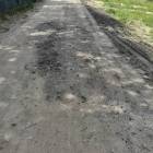 Po interwencji podmyte fragmenty drogi uzupełniono tłuczniem