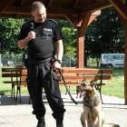 Aspirant sztabowy Sławomir Sągol z Komendy Powiatowej Policji w Świeciu zaprezentował...