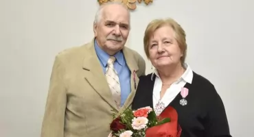 Małgorzata i Wojciech Szwemin zawarli związek małżeński 50 lat temu. Unikają nudy w życiu – to ich recepta