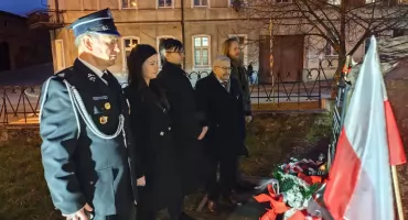 W Świeciu pamiętano o Żołnierzach Niezłomnych. Złożono wiązanki kwiatów