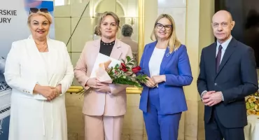 Gminna Biblioteka Publiczna w Świekatowie. Kierownik Monika Piekarska z nagrodą marszałka