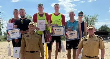 W Decznie odbyły się mistrzostwa województwa strażaków w siatkówce plażowej. Rywalizowało 16 drużyn