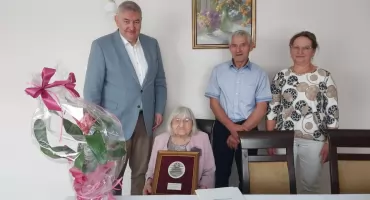 Pochodząca z Sierosławia Irena Chechła świętowała setne urodziny. Jej historia jest świadectwem siły, skromności i miłości 