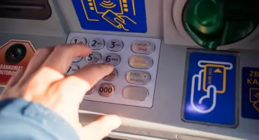 Kradzieże pieniędzy z kont bankowych. Ważny komunikat policji!