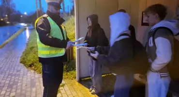 Karano kierowców i pieszych. Ale wręczano też upominki