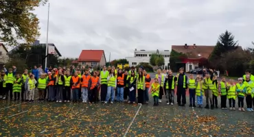 Szkoła Podstawowa w Jeżewie jest „odblaskowa”. Placówka aktywnie działa na rzecz ochrony zdrowia i życia dzieci 