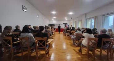 Hejt, mowa nienawiści i internetowe zagrożenia. Policjantka odwiedziła uczniów LO w Świeciu