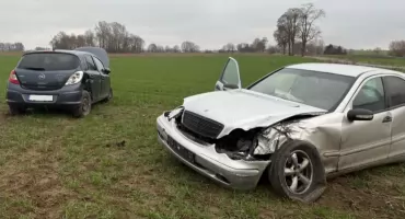 Groźne zderzenie w gminie Pruszcz. Dwie osoby poszkodowane