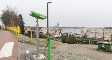 Na al. Jana Pawła II pojawiła się luneta krajobrazowa. Możesz obserwować odległe obiekty