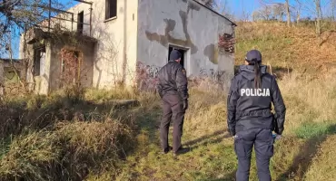 Trwają kontrole opuszczonych miejsc. Policjanci wystosowali apel