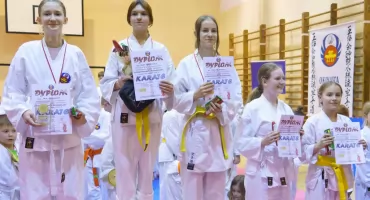 Udany start świeckich zawodników w turnieju karate. Przywieźli z Grudziądza worek medali