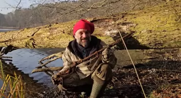 Ciekawe znalezisko nad Wdą. Broń przeleżała w tym miejscu wiele lat [WIDEO]