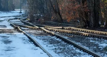Największe miasta bez kolei pasażerskiej w Polsce. Na niechlubnej liście Świecie [WIDEO]