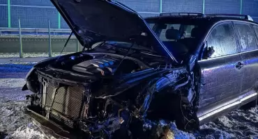 Samochód osobowy wypadł z drogi. Kolejna groźna sytuacja na S5